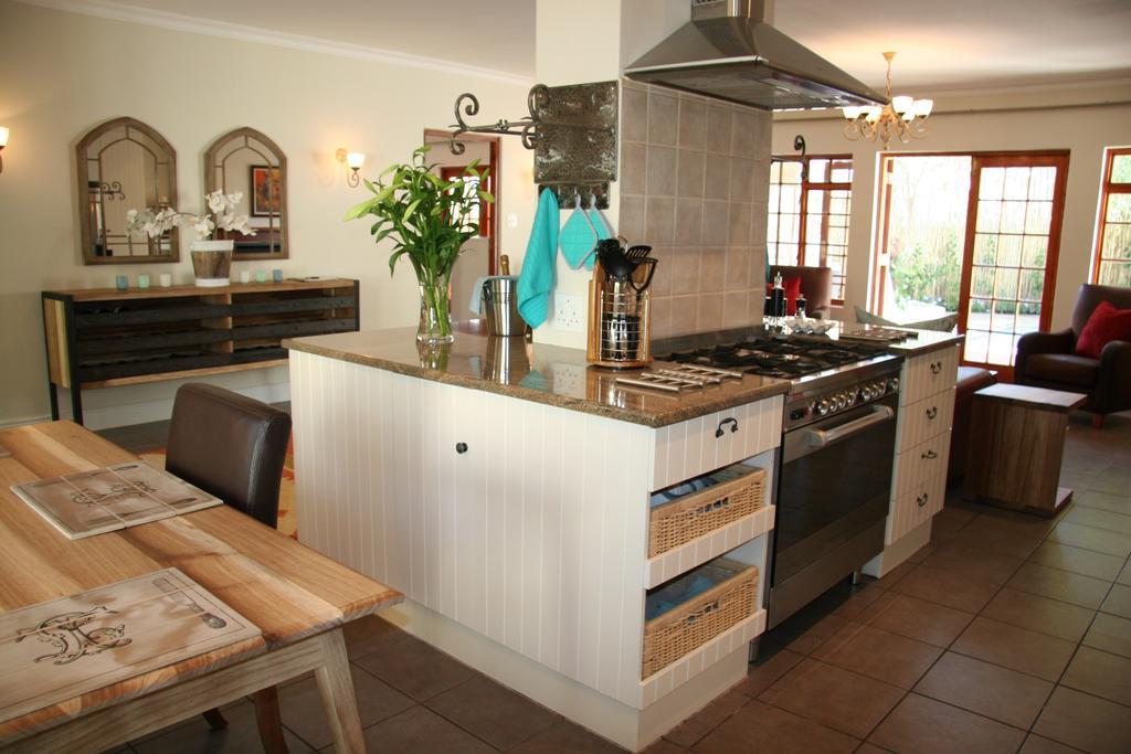 Cape Robin Cottage Franschhoek Bilik gambar