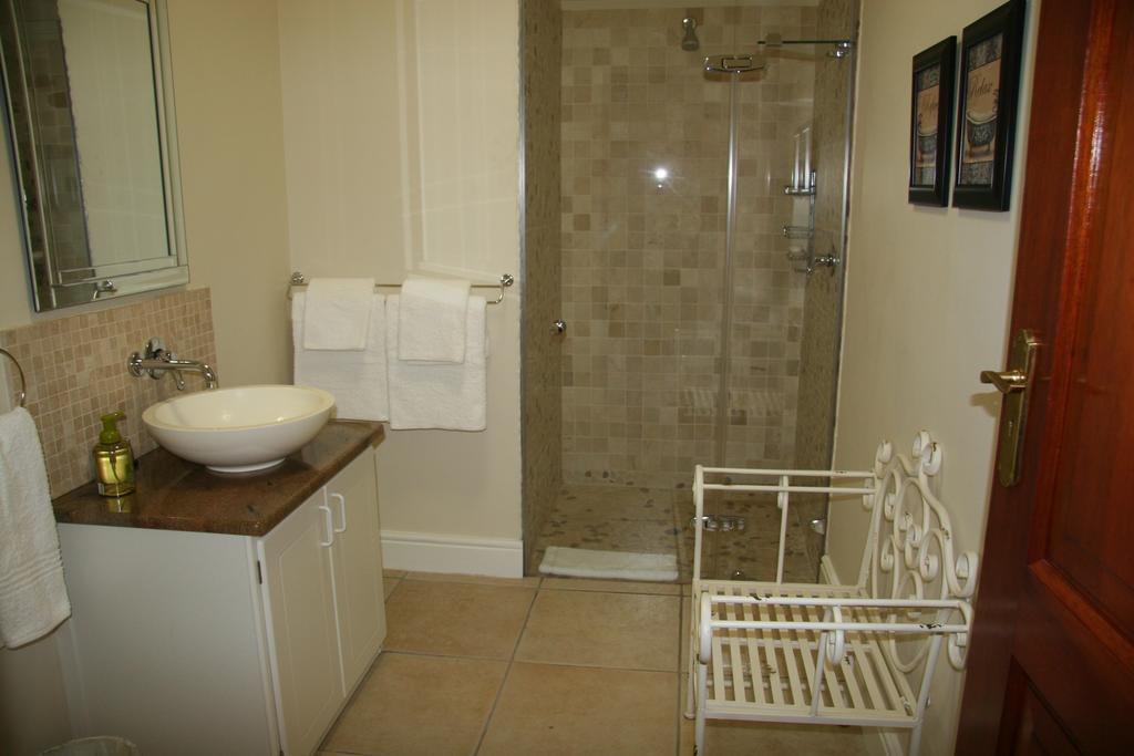 Cape Robin Cottage Franschhoek Bilik gambar